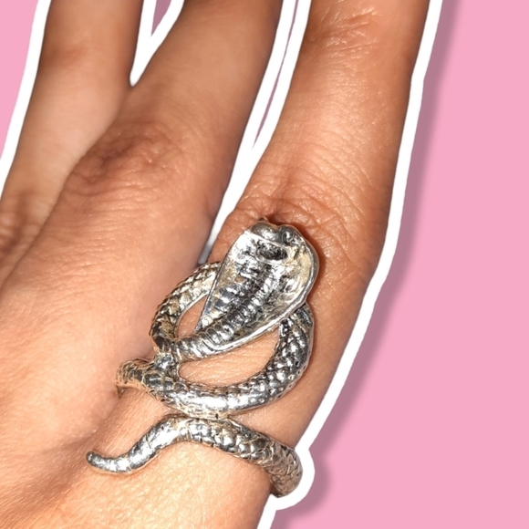 Serpant  Rings Bundle!!! 💋💕💕💕💕 - Picture 4 of 5